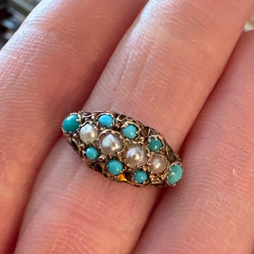 Antique Turquoise And Seed Pearls ring In 9K Yellow Gold